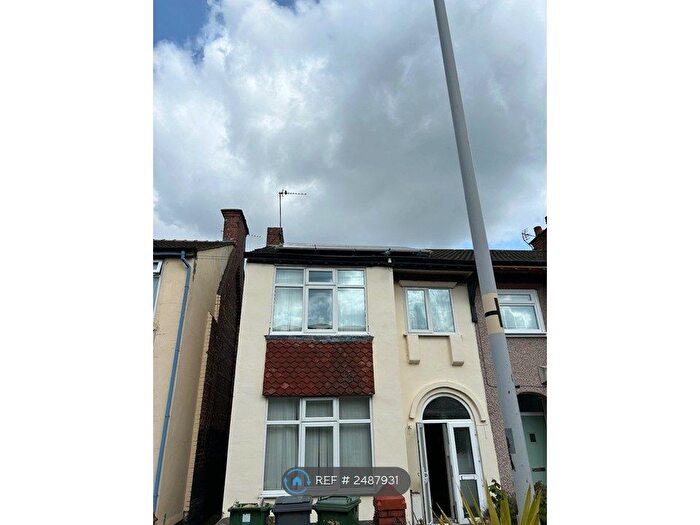 3 Bedroom Semi-Detached House To Rent In Silverburn Avenue, Wirral, CH46