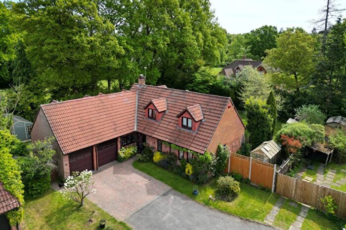 6 Bedroom Detached House For Sale In Orchard End, Rowledge, Farnham, GU10