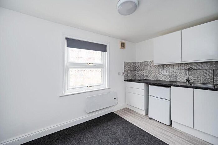 Studio To Rent In Bodney Road, Hackney, London, E8