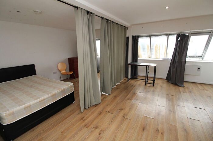 Studio To Rent In Croydon Road, Penge, SE20