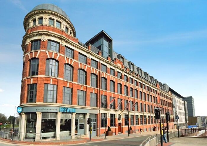 2 Bedroom Flat To Rent In Crispin Lofts, New York Road, Leeds, West Yorkshire, LS2