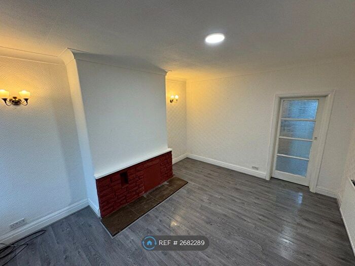 3 Bedroom End Terrace House To Rent In Brookside Avenue, Droylsden, Manchester, M43