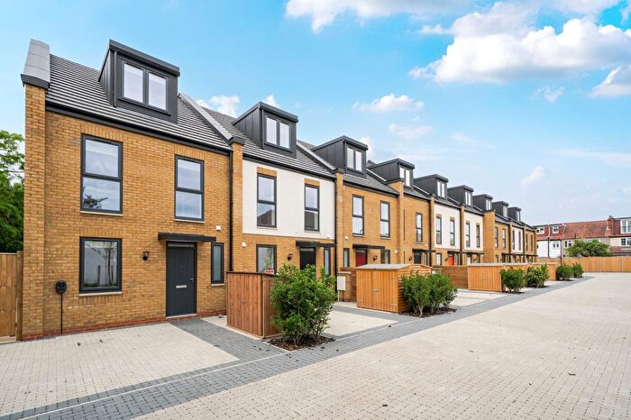 4 Bedroom Terraced House For Sale In Byards Croft, Streatham, London, SW16