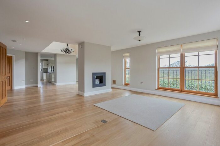 6 Bedroom Detached House To Rent In Northcroft Close, Englefield Green, Egham, TW20