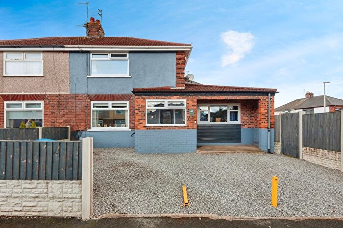 3 Bedroom Semi-Detached House For Sale In Henderson Road, Widnes, Cheshire, WA8