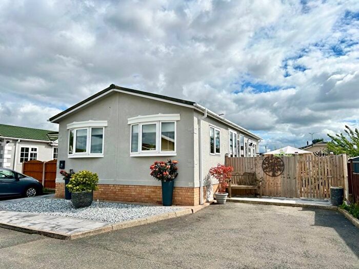 2 Bedroom Mobile/park Home For Sale In Craft Way, Breton Park, Muxton, TF2