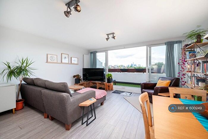 2 Bedroom Flat To Rent In Hitchin Square, London, E3