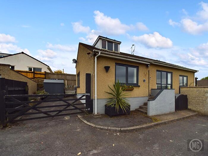 3 Bedroom Bungalow For Sale In Hillcrest, Pensford, BS39