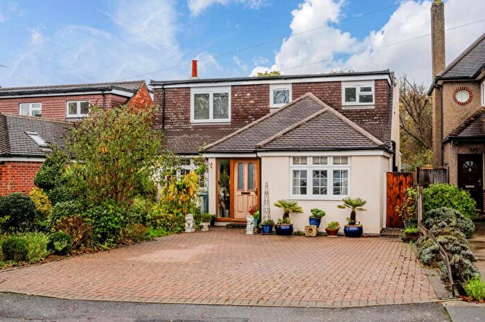 4 Bedroom Detached House For Sale In Bushey Way, Beckenham, BR3