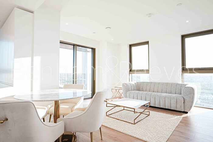 2 Bedroom Flat To Rent In One Thames Quay, Marsh Wall, E14