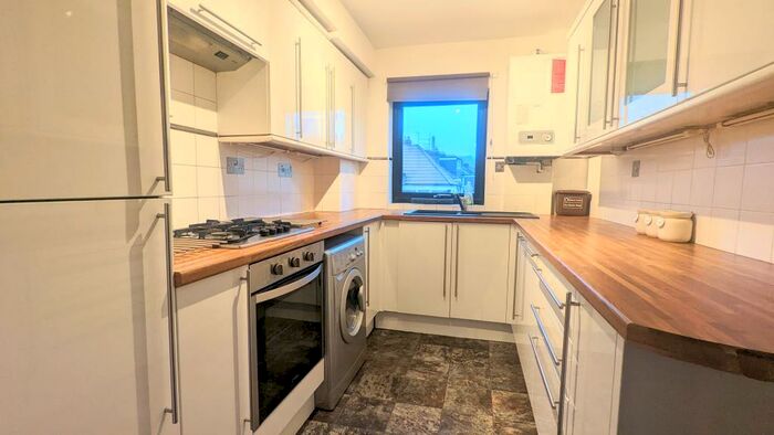 2 Bedroom Flat To Rent In Merchants Court, Rownham Mead, Hotwells, BS8