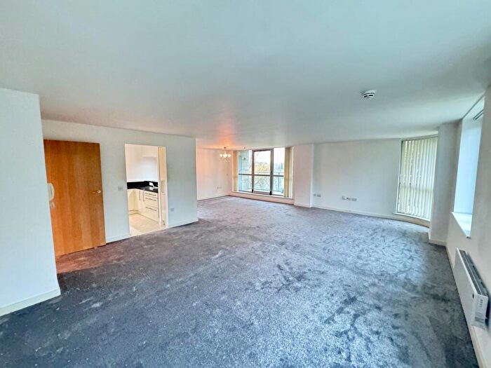 3 Bedroom Apartment To Rent In River Crescent, Waterside Way, NG2