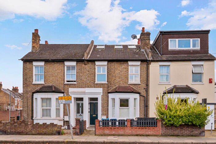 1 Bedroom Flat For Sale In Kingston Road, London, SW20