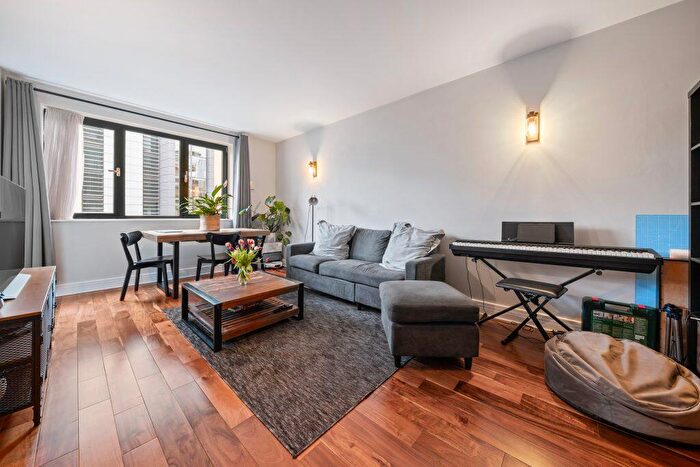 1 Bedroom Flat To Rent In Mansell Street, Aldgate, E1