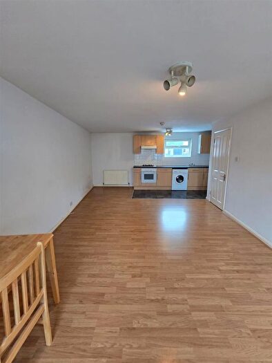 1 Bedroom Flat To Rent In Windus Road, London, N16