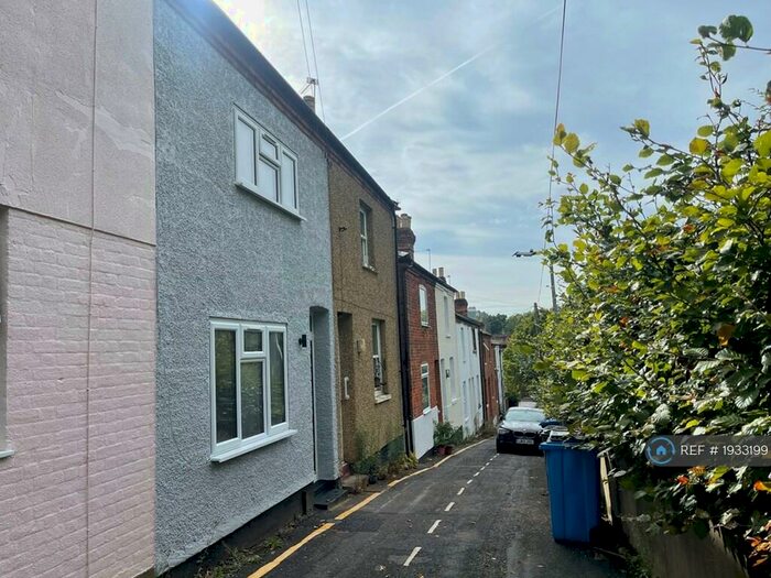3 Bedroom Terraced House To Rent In Grenfell Avenue, Maidenhead, SL6