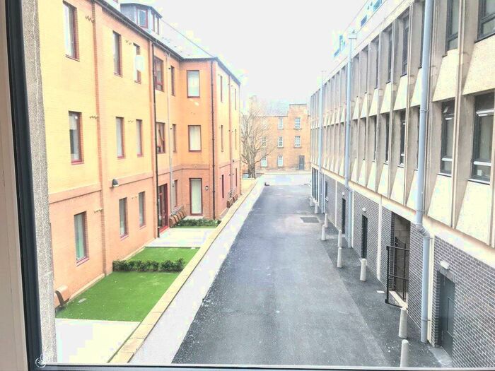 2 Bedroom Flat To Rent In Elfin Square, Gorgie, Edinburgh, EH11