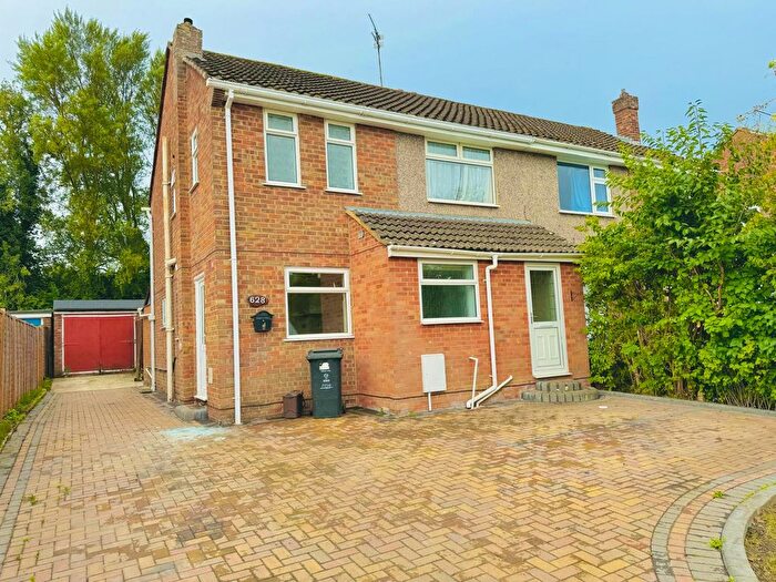 3 Bedroom Semi-Detached House To Rent In Queens Drive, Swindon, SN3