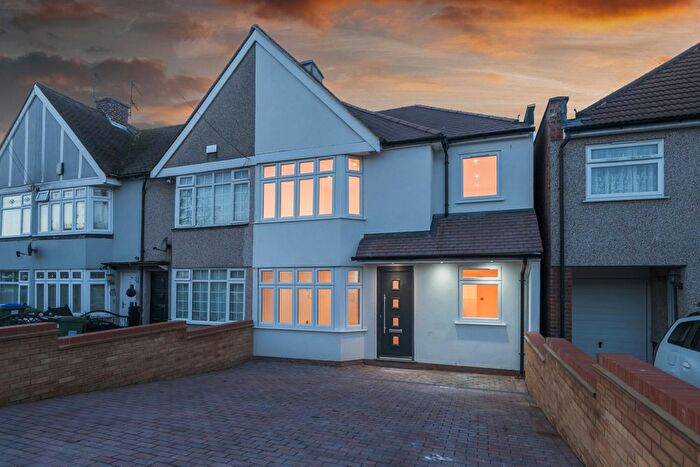 4 Bedroom End Of Terrace House For Sale In Palm Avenue, Sidcup, DA14