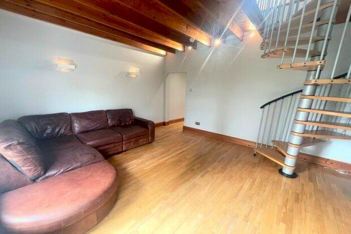 1 Bedroom Flat To Rent In Loscoe Road, Nottingham, NG5