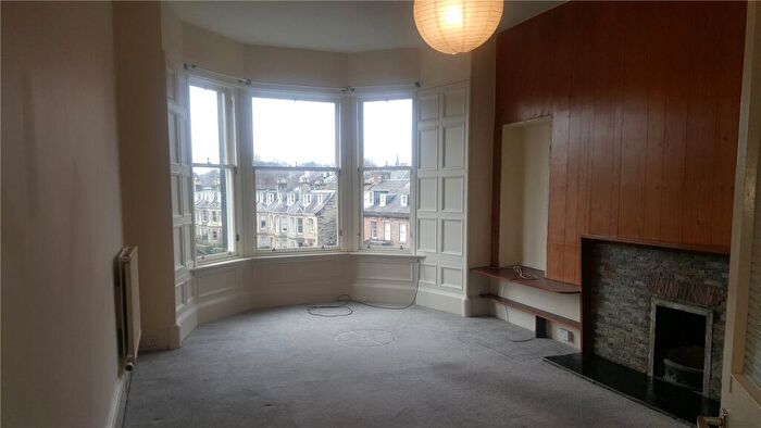 3 Bedroom Flat To Rent In Findhorn Place, Edinburgh, EH9