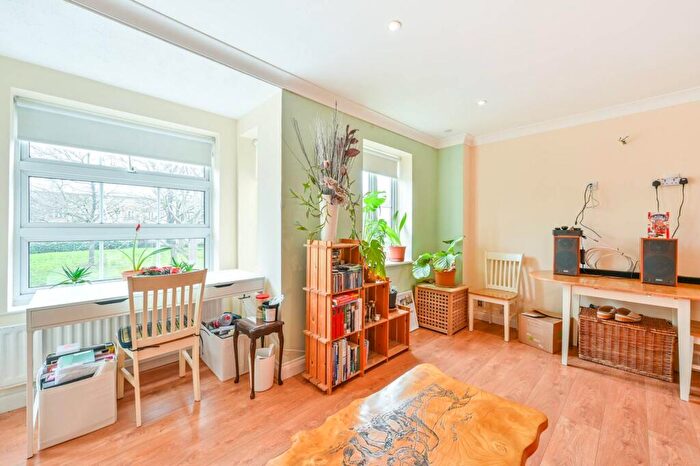 4 Bedroom House For Sale In Ambassador Gardens, Beckton, London, E6