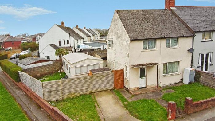 3 Bedroom Semi-Detached House For Sale In Winston Road, Barry, CF62