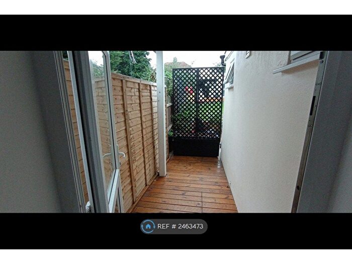 1 Bedroom Maisonette To Rent In King Henry's Drive, Croydon, CR0