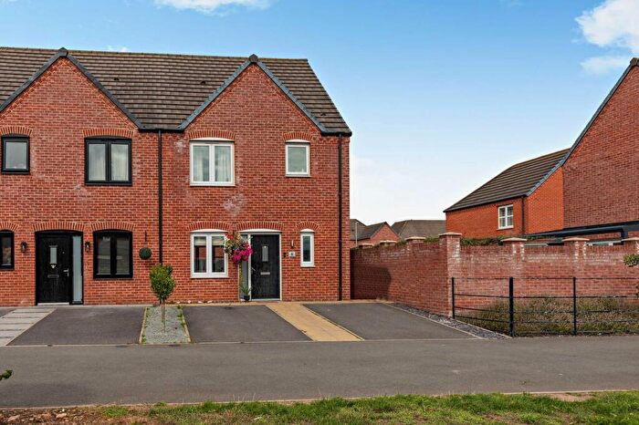 3 Bedroom Semi-Detached House For Sale In Chanterelle Walk, Clowne, Chesterfield, S43