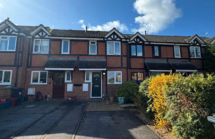 2 Bedroom Terraced House For Sale In Briarwood Close, Feltham, TW13