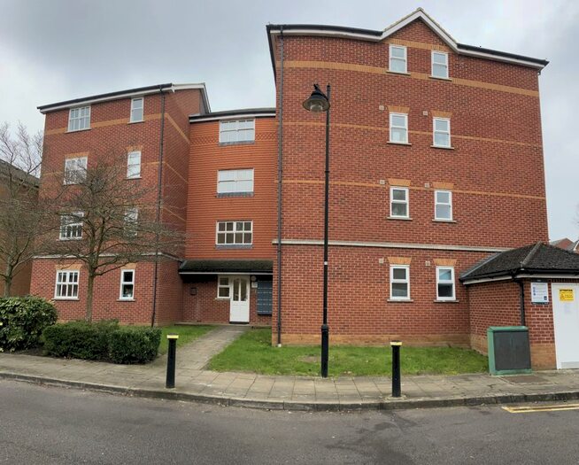 2 Bedroom Flat To Rent In Elderfield Place, London, SW17