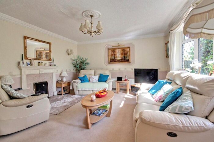 2 Bedroom Semi-Detached Bungalow For Sale In Riplingham Road, Skidby, HU16