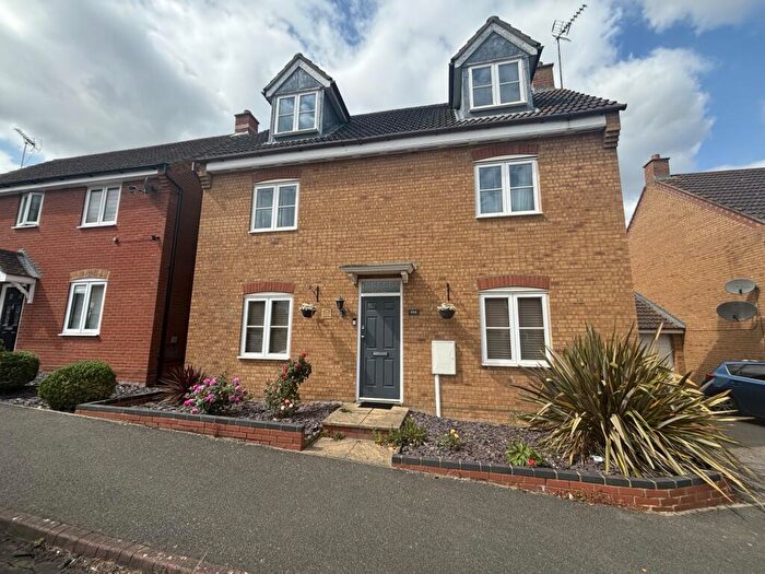 4 Bedroom House To Rent In O'Neill Road, Grange Farm, Milton Keynes, MK8