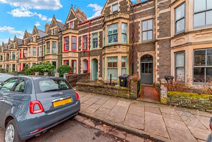 2 Bedroom Flat For Sale In Plasturton Gardens, Cardiff, CF11