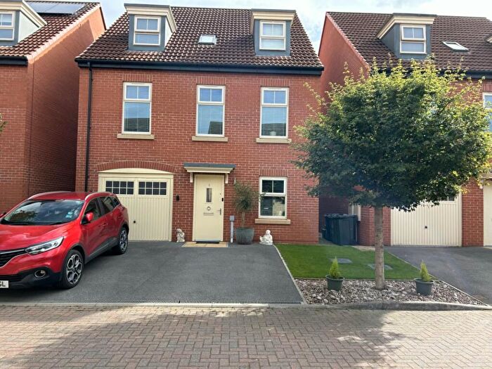 5 Bedroom Detached House For Sale In Hadrian Court, Sherburn In Elmet, LS25