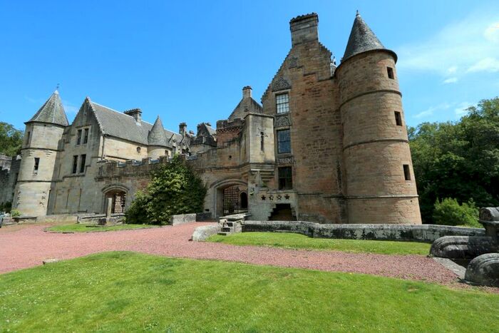 3 Bedroom Flat To Rent In Dalzell House, Motherwell, ML1