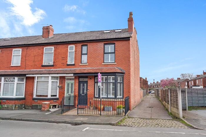 4 Bedroom End Of Terrace House For Sale In Harcourt Road, Sale, Greater Manchester, M33