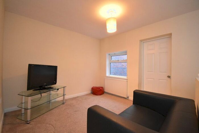 2 Bedroom Flat To Rent In Liverpool Road, Stoke-On-Trent, ST4
