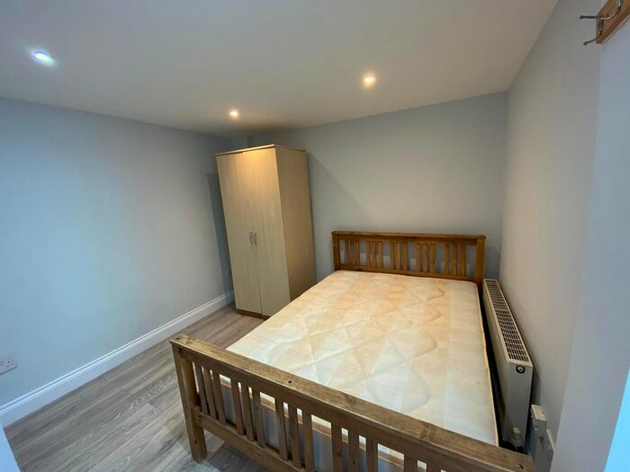 Studio To Rent In Norwood Road, Southall, UB2