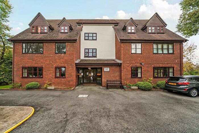 1 Bedroom Flat For Sale In Pond Cottage Lane, West Wickham, Kent, BR4