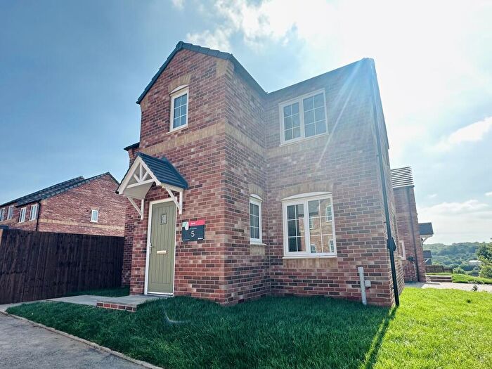 3 Bedroom House To Rent In Glasshouse Road, ST5