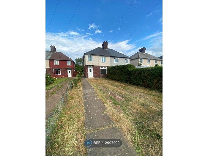3 Bedroom Semi-Detached House To Rent In Woodland Avenue, Huthwaite, NG17