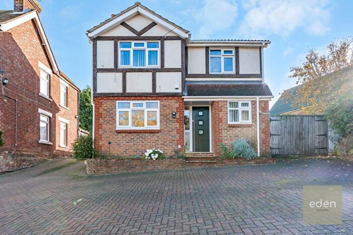 4 Bedroom Detached House For Sale In New Hythe Lane, Larkfield, ME20