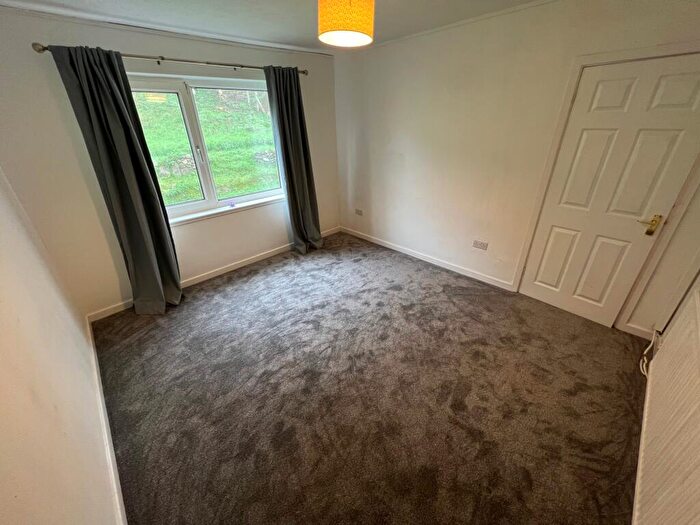 2 Bedroom Flat To Rent In Lynmouth Crescent, Rumney, Cardiff, CF3