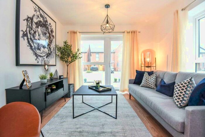 Flat For Sale In Kilnwood Vale, Faygate, RH12