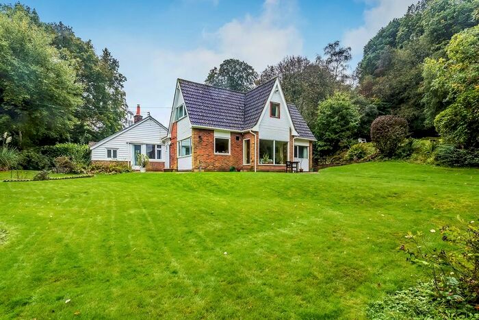 4 Bedroom Semi-Detached House For Sale In Shelleys Lane, Knockholt, Sevenoaks, TN14