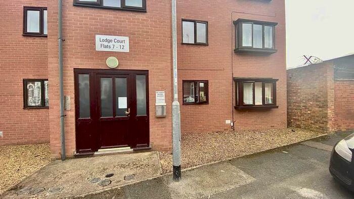 Flat To Rent In Lodge Court, Wellingborough, NN8