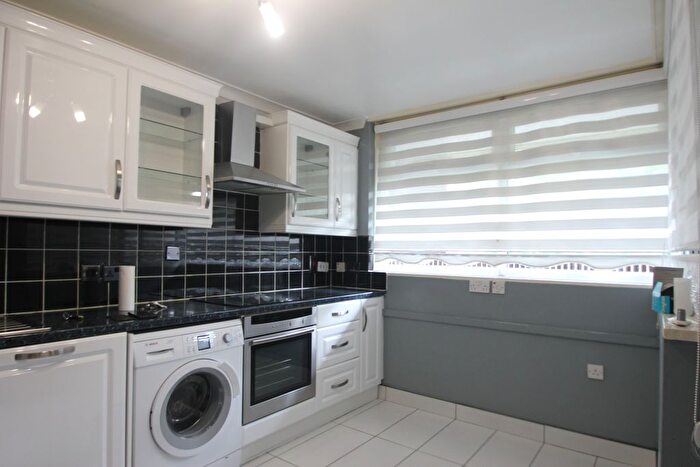 2 Bedroom Flat To Rent In Partington Close, N19