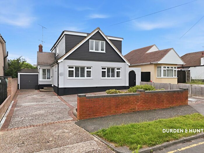 4 Bedroom Detached House For Sale In Cheapside East, Rayleigh, SS6
