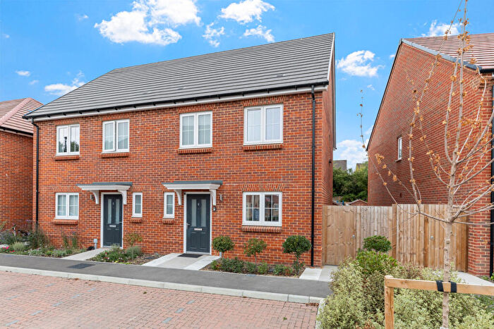 3 Bedroom Semi-Detached House For Sale In South Meadow, Chichester, PO19